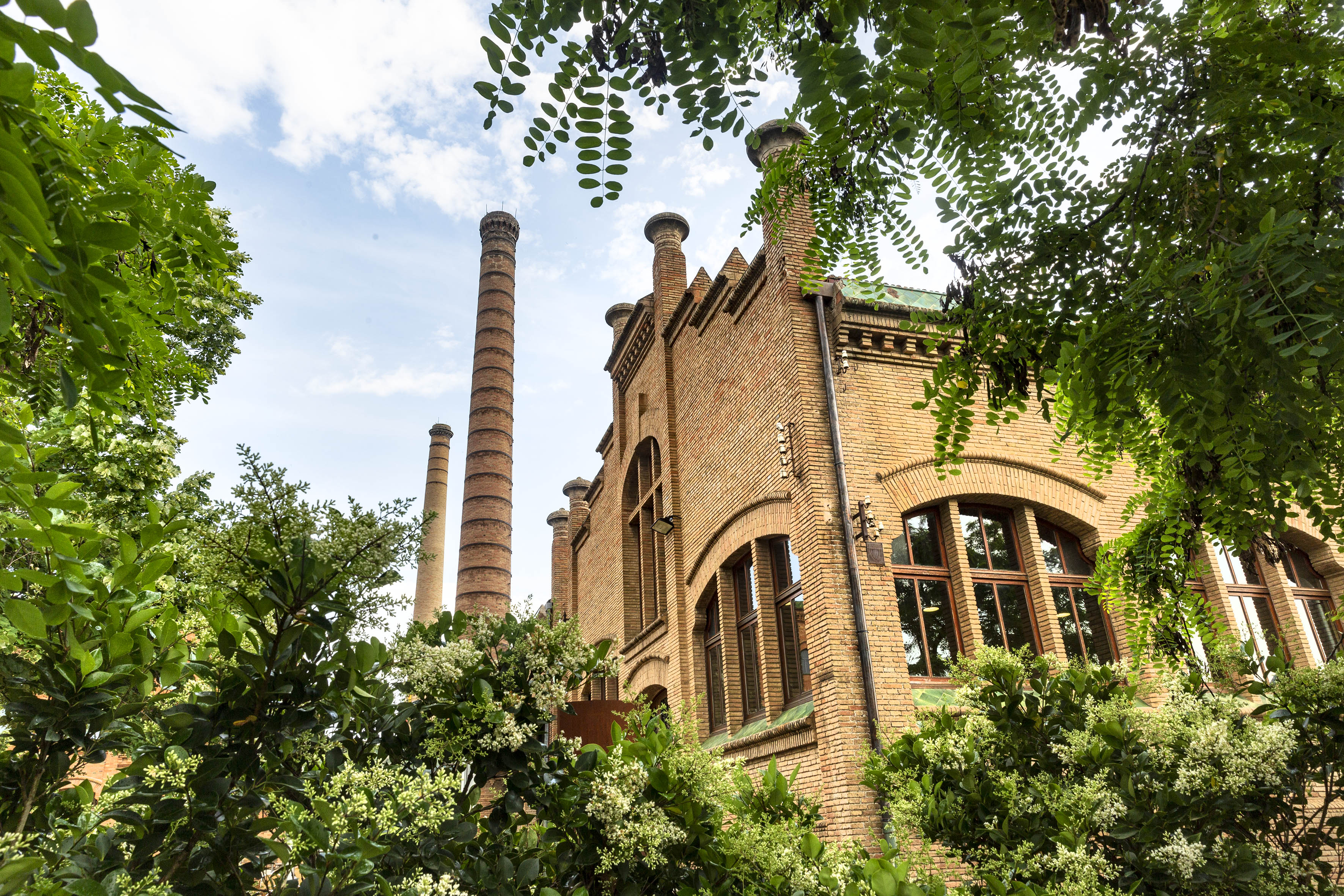 Exterior La Fàbrica de Celrà | © Gavarres 365