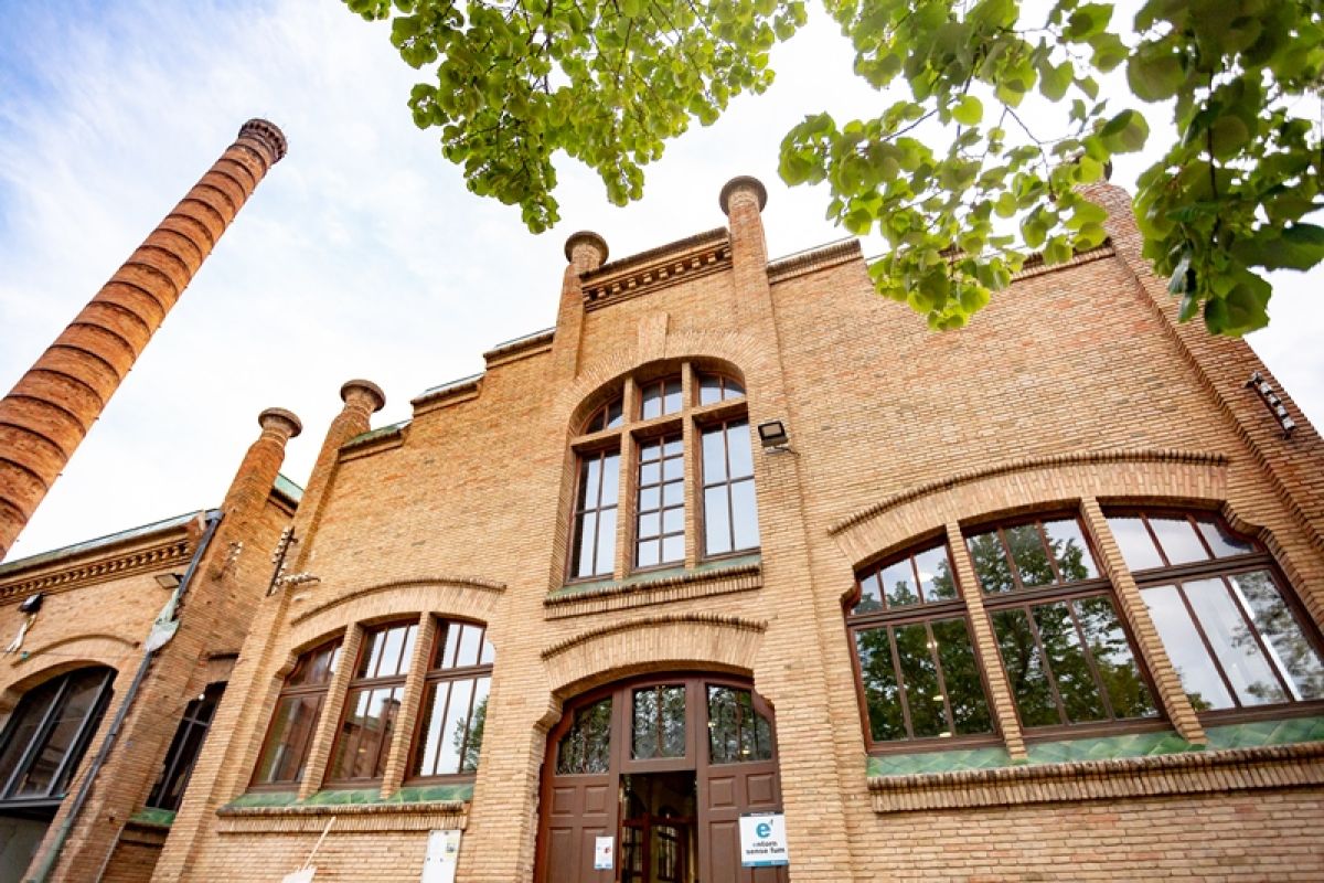 Exterior Biblioteca Municipal de Celrà | © Marti Navarro