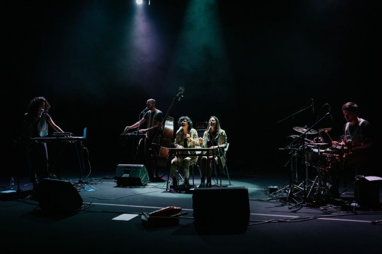 Espectacle VEGA a càrrec de Paula Grande i Anna Ferrer - © Sílvia Poch | © Silvia Poch Espectacle VEGA a càrrec de Paula Grande i Anna Ferrer - © Sílvia Poch | © Silvia Poch